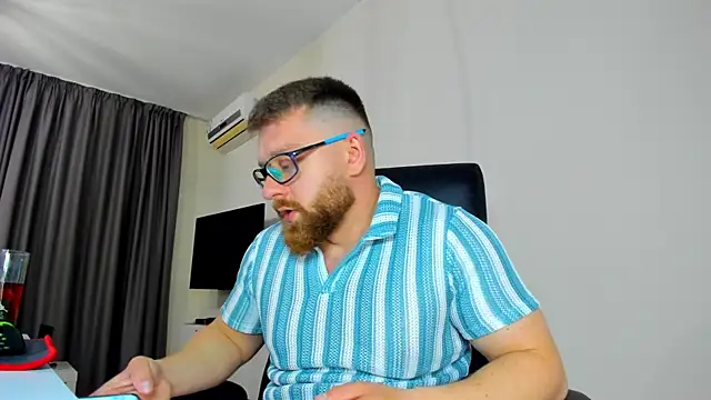 Findom_guyのライブXXXチャット