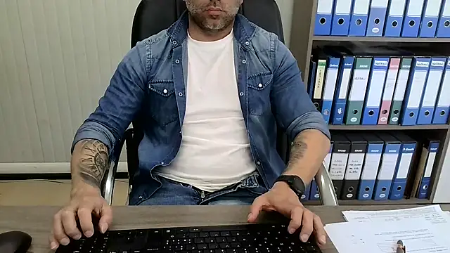 Evasionee live XXX chat