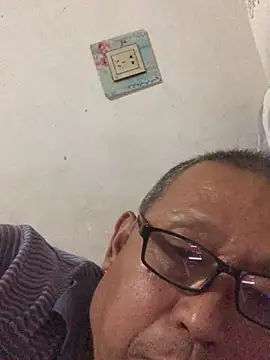 yaocaobi8's Live XXX Chat