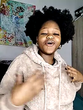 Sexymamibo Adlı Modelin Canlı XXX Sohbeti