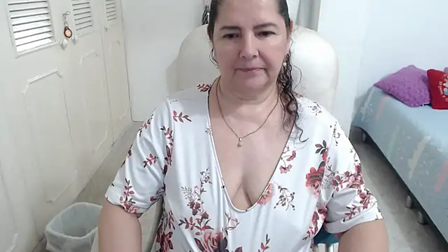 Chat +18 de leonela_69 ao vivo