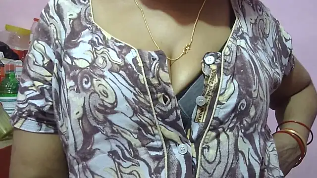 Pooja-suman Chat XXX live