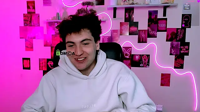 joseph_bear_: διαδικτυακό σόου στην κάμερα