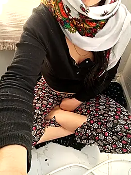 Melekyaraksever2545 Webcam-Show