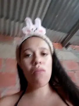 lachiki_plus élő XXX-chatje