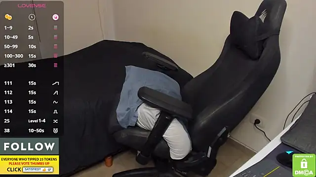 Derekksc Adlı Modelin Canlı XXX Sohbeti