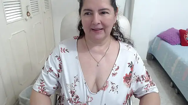 leonela_69のライブXXXチャット