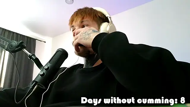 DENIS_HERE 网络视讯表演