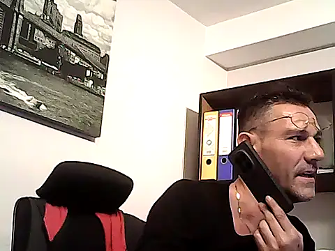 mastercharisma35 Adlı Modelin Canlı XXX Sohbeti