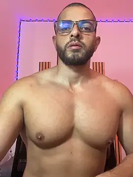 magnumchris: διαδικτυακό σόου στην κάμερα