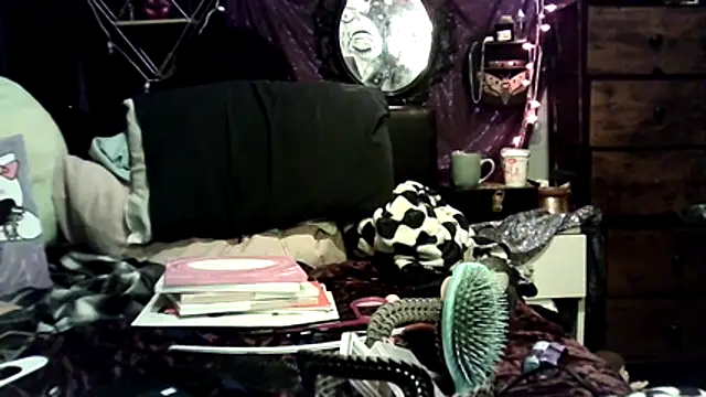 Chat +18 de allymoon1369 ao vivo