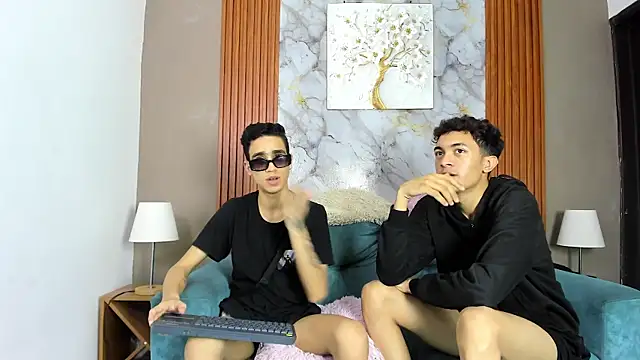 SKYN_MAN Live XXX-chat