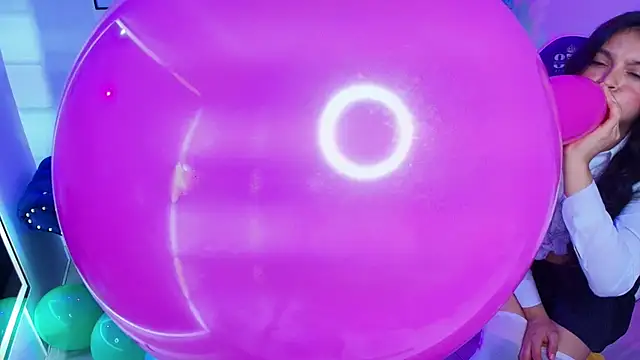 Maddie_T18 Live XXX Chat