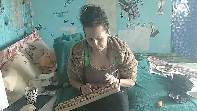 brighteyes77 – Live XXX-chat