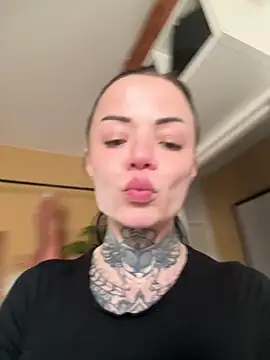 دردشة SkinnyLilly الجنسية المباشرة