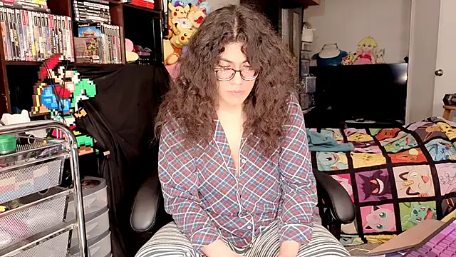 ShinyCherub: διαδικτυακό σόου στην κάμερα