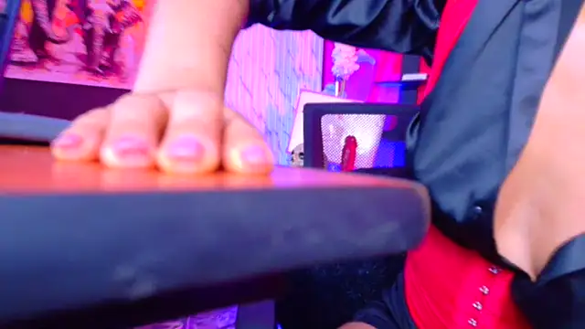 MistressSlut1's Webcam Show