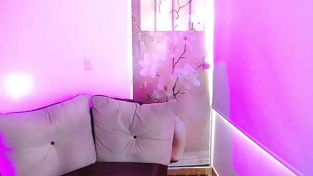 milfrousseのライブXXXチャット