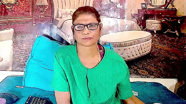 IndianAllure Live XXX Chat