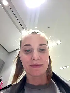 Онлайн чат XXX FReyja_44