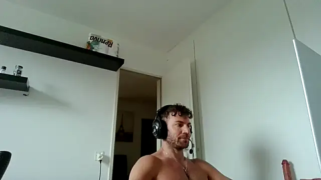 alpha-hunk Live XXX-Chat