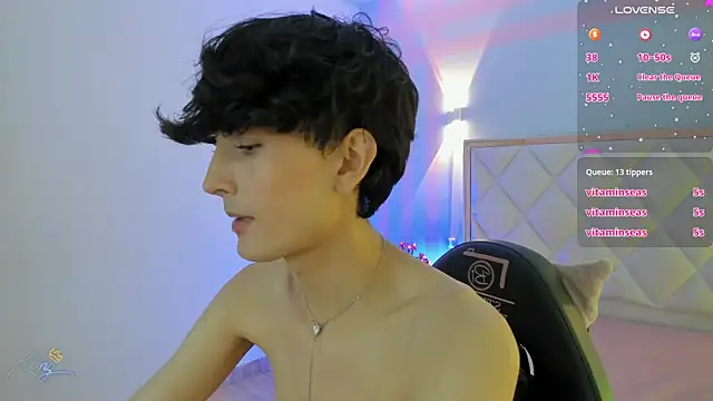 Show modela Eidan_tay na web-kameri