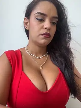 Sara-77 Adlı Modelin Canlı XXX Sohbeti