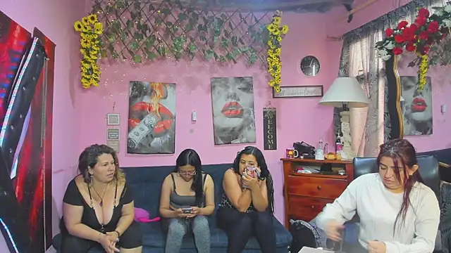 XXX chat uživo modela lesbiancuple