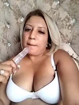 IndianLara Chat XXX in diretta