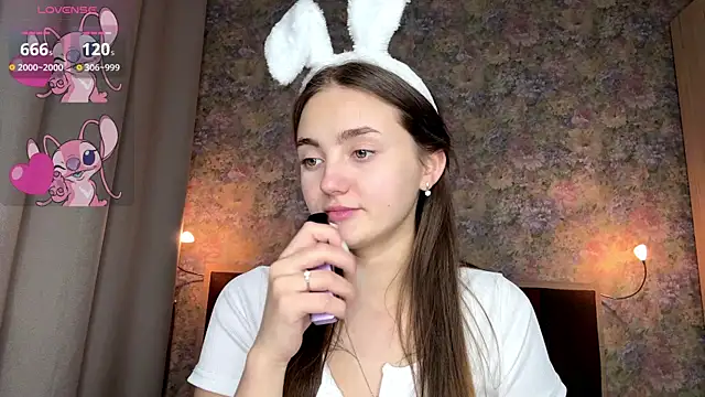 LoraDavi's Live XXX Chat