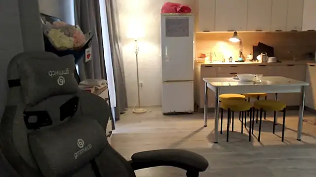 _lalune_ Chat XXX in diretta