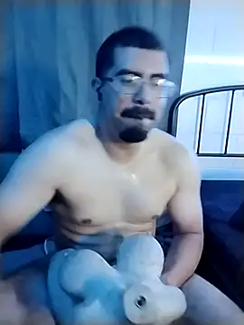 k1oudE: διαδικτυακό σόου στην κάμερα