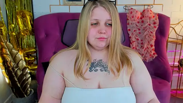 SladaDelln Live XXX chat