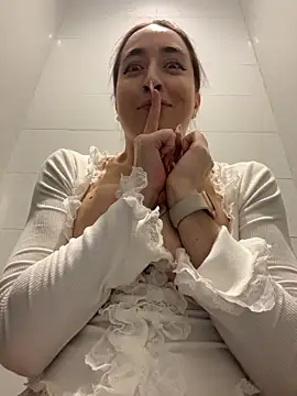 Chatroom XXX en direct de Holly_Play