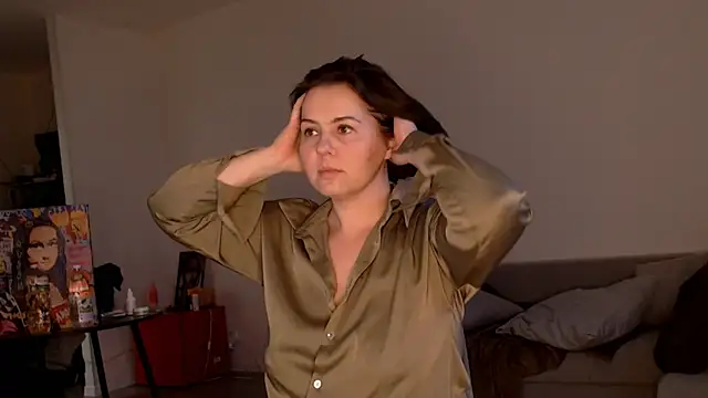 M1ssShyMira's Live XXX Chat