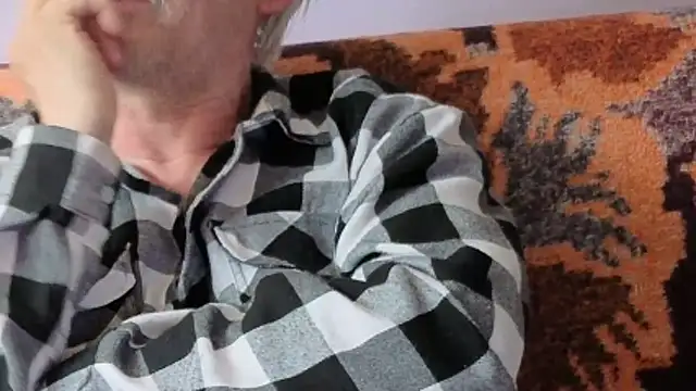 Show modela cumloverboyxx69 na web-kameri