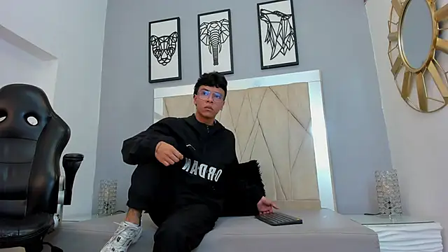 adams_bobby লাইভ XXX চ্যাট