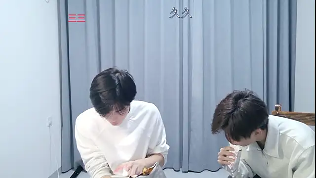 stripcha-798 网络视讯表演