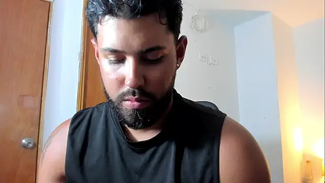 Justyn_Torres Live XXX-chat