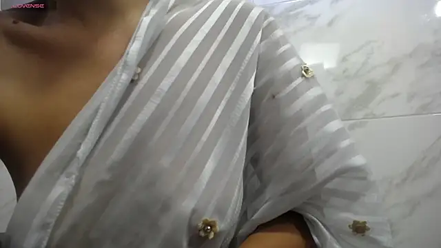 Chat +18 de kyra_jeet ao vivo