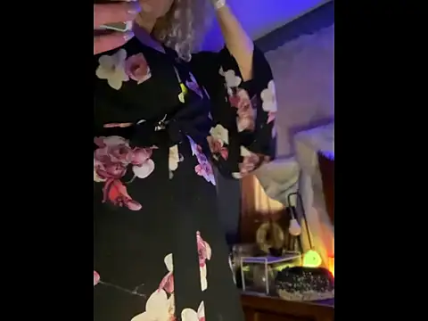 queenkelly1234's Live XXX Chat