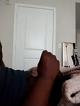 makeherfeelg Show in webcam