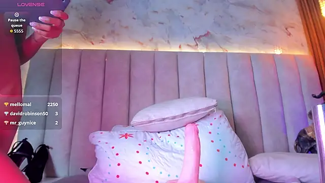 PixzyMartinez Pertunjukan Webcam