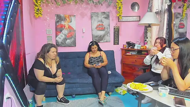 Pokazy przed kamerką – lesbiancuple