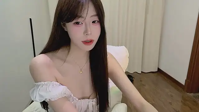 Onecutelittle's Live XXX Chat