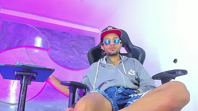 Show modela Josh_Hot_Sex na web-kameri