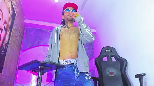 Show modela Josh_Hot_Sex na web-kameri