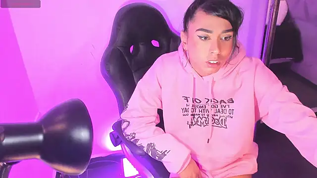 Show de Daniiela_Ember na webcam