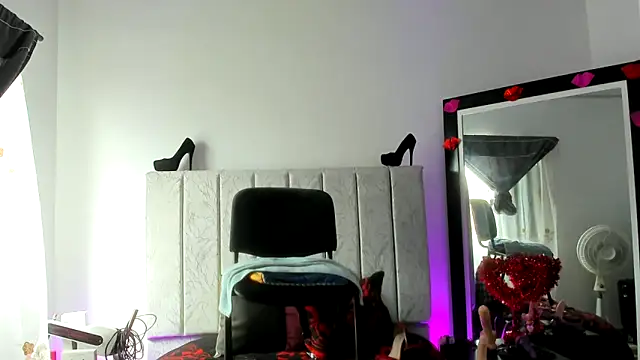 AndreaKinky Chat XXX in diretta