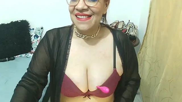 Madame_Desire: онлайн-секс-чат